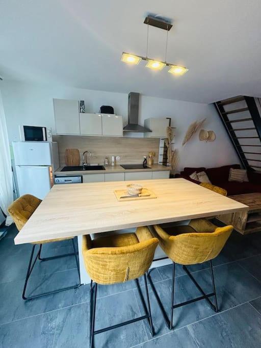 Appartement En Petite Camargue Saint-Laurent-dʼAigouze Exterior foto